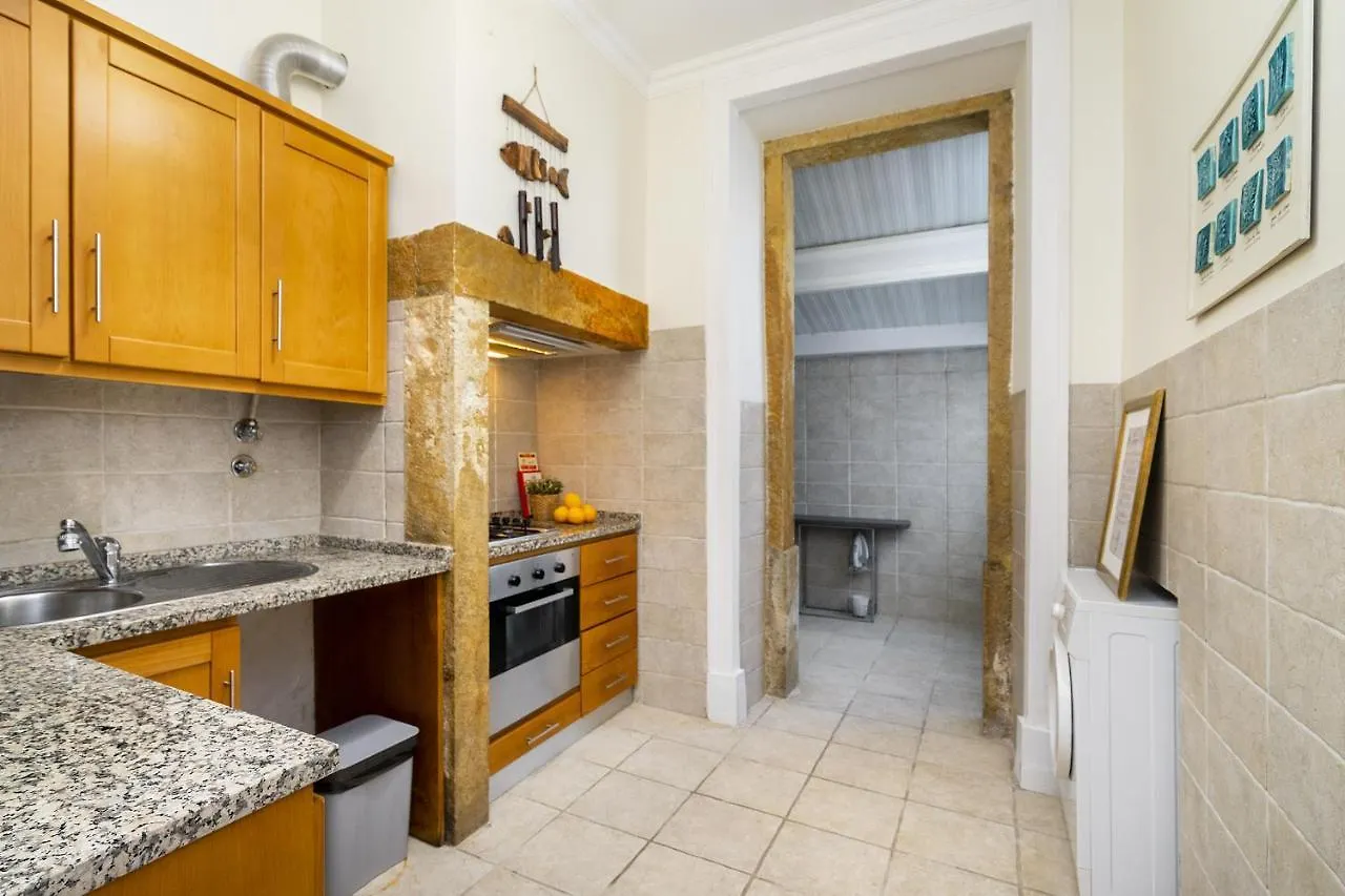 Whome Urban Comfort: 1-Br Near Airport & Train Station Lisbon 0*,  Portugal